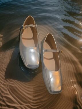 Stunner Silver Square toe side buckle/Loop&Hook Maryjane Flats.  Flats sz 40/8